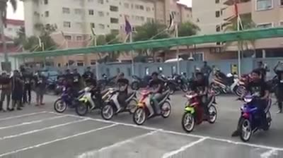 Giải đua xe máy chậm mở rộng