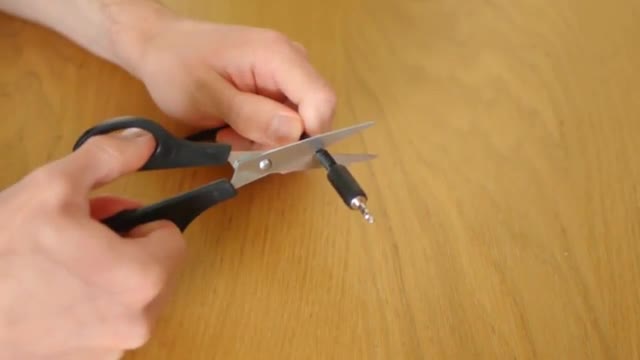 Gỡ bỏ jack cắm cũ