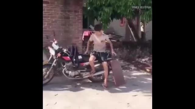 Trên mạng và đời thực khác nhau “một trời một vực“