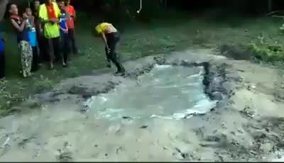 Trò chơi ngày bé, cười vỡ bụng luôn