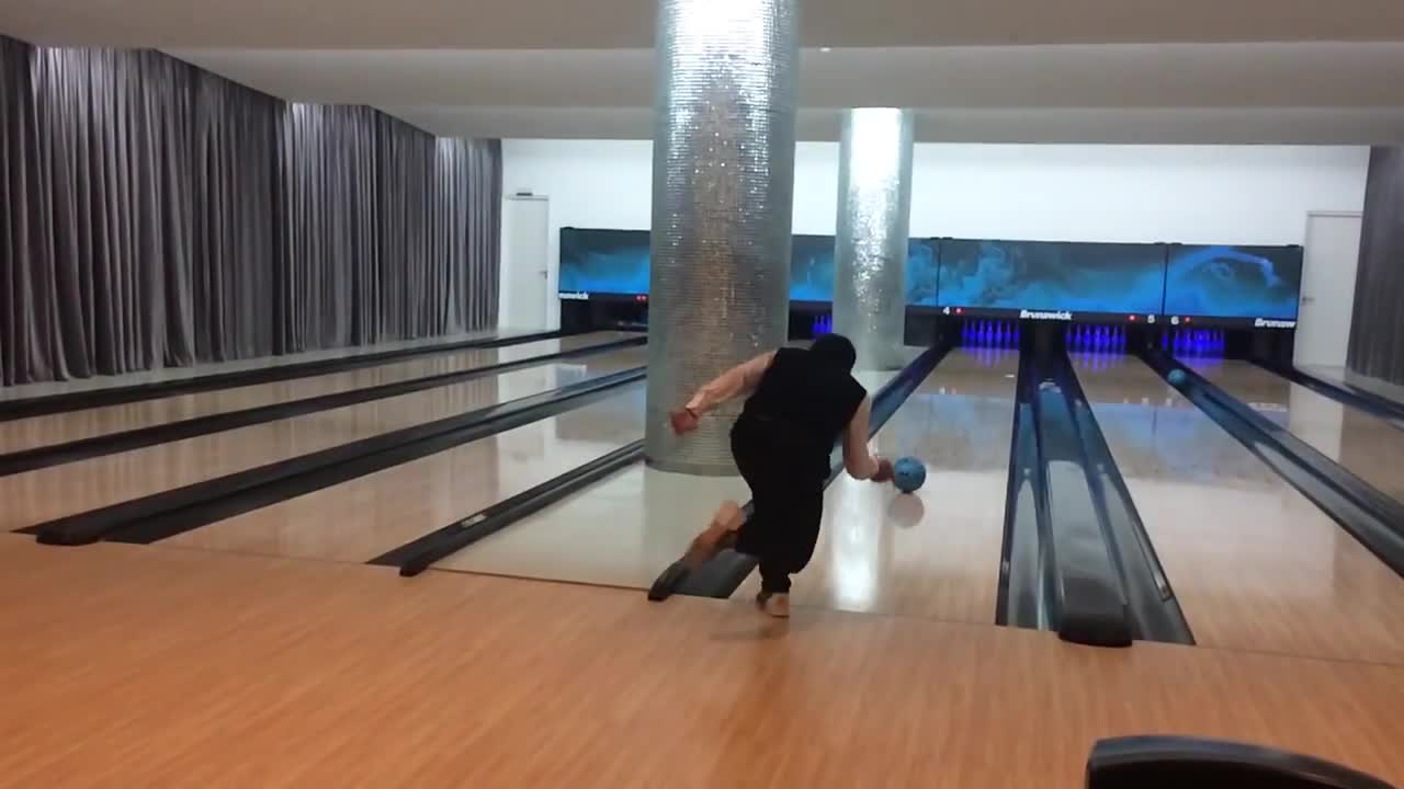 Ném bowling siêu đỉnh cao 