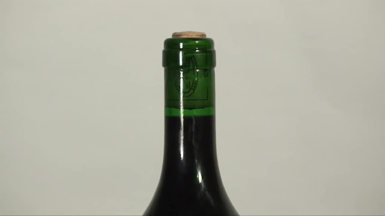 Mở nút chai bằng lửa