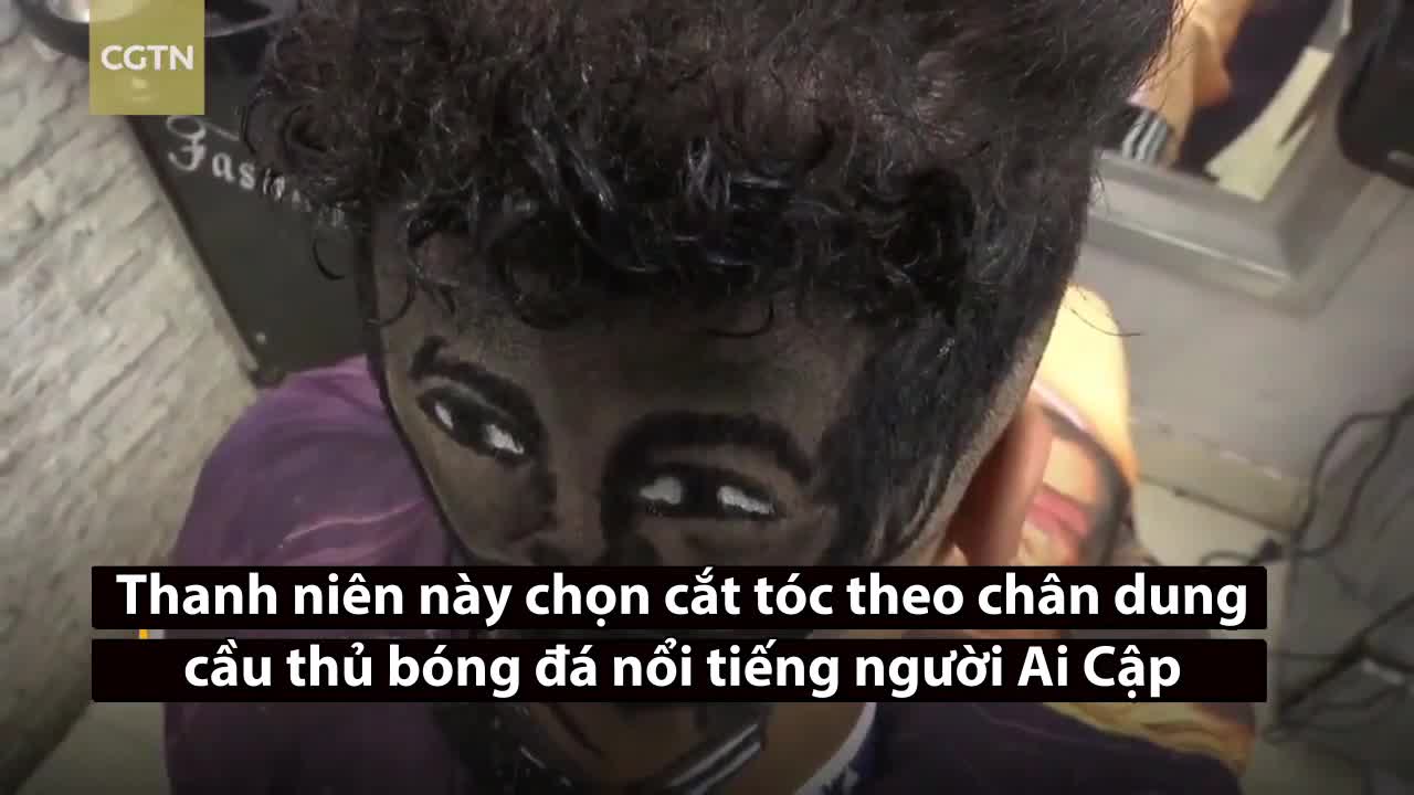 Giới trẻ Ai Cập chuộng khắc chân dung người nổi tiếng lên đầu tóc