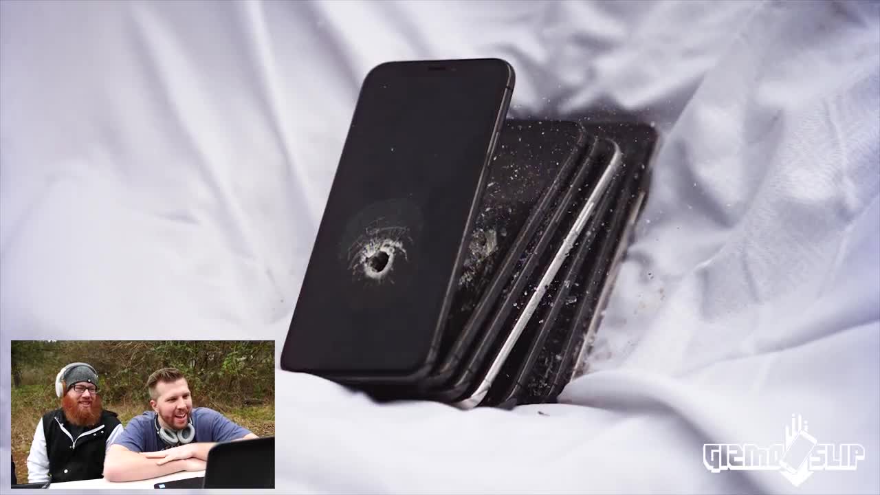 Điều gì xảy ra khi một khẩu súng lục dùng đạn 9mm bắn vào 7 chiếc iPhone X