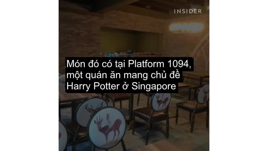 Đồ uống phát sáng như 'lửa thần' ở Singapore