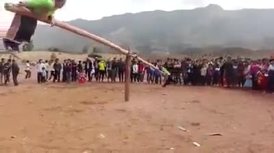 Bập bênh kiểu dân tộc