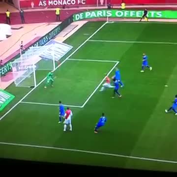 Berbatov ghi bàn ngẫu hứng cho Monaco