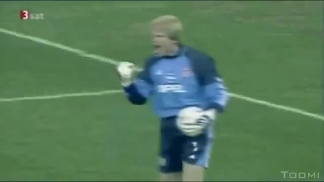 Tổng hợp những pha cản phá xuất thần của Oliver Kahn