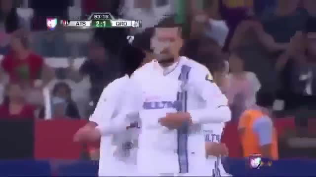 Cú sút phạt siêu đẳng của Ronaldinho