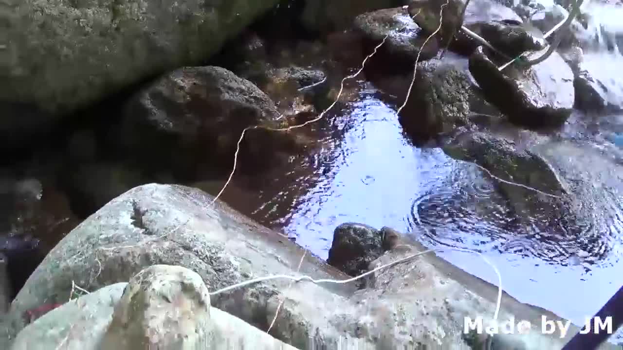 Plastic bottle water wheel generator experiment