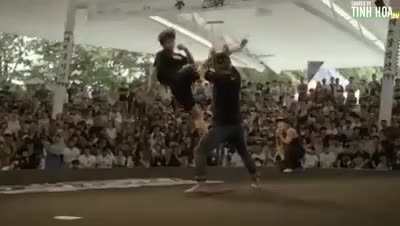 Võ Taekwondo với những cú đá thần sầu