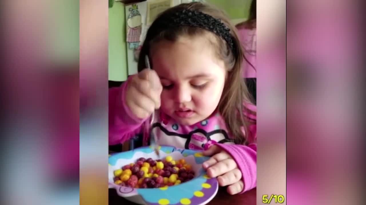 Lũ trẻ ngơ ngác khi bị các bà mẹ chơi khăm