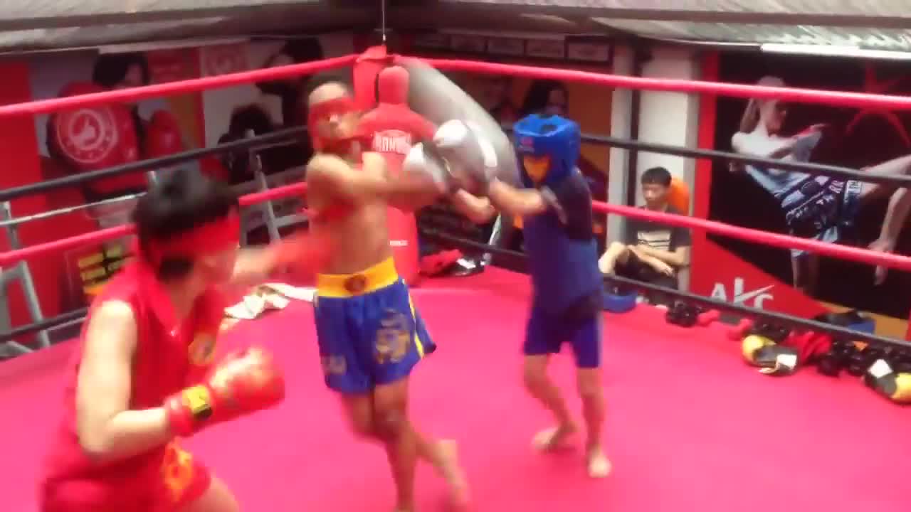 Bịt mắt đấm bốc