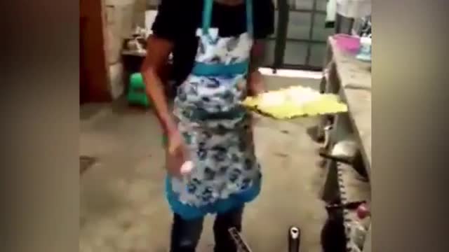 Ném cả vĩ trứng để giữ một quả
