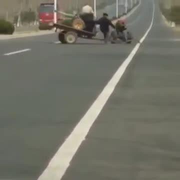 Khiêu vũ với một máy kéo
