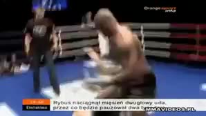 Há hốc mồm với cú Takedown theo phong cách "không giống ai"