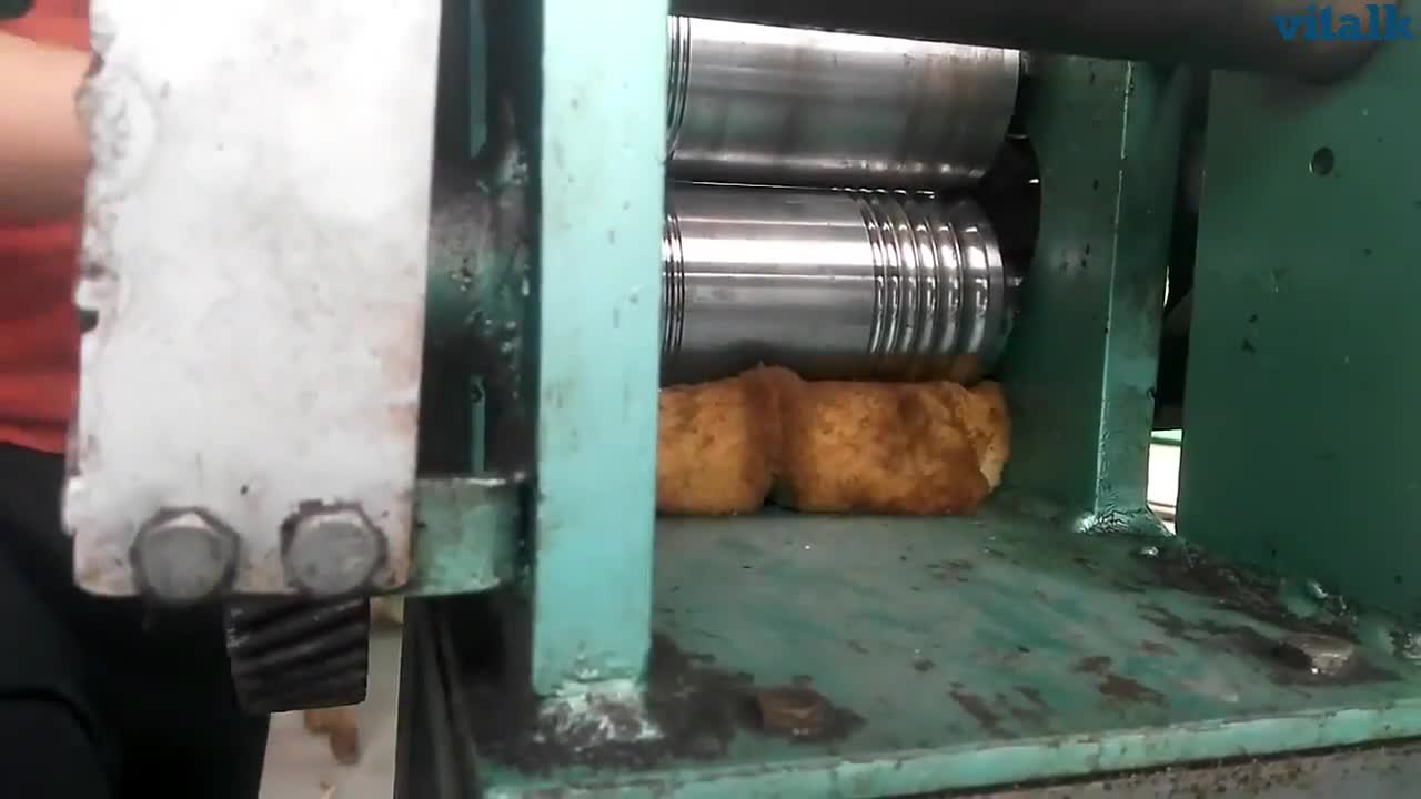 Cận cảnh quy trình thủ công chế tạo ra chiếc nhẫn 1 chỉ vàng