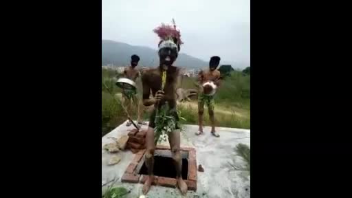 Điên đầu vì những thánh hát nhép khủng khiếp nhất thế giới