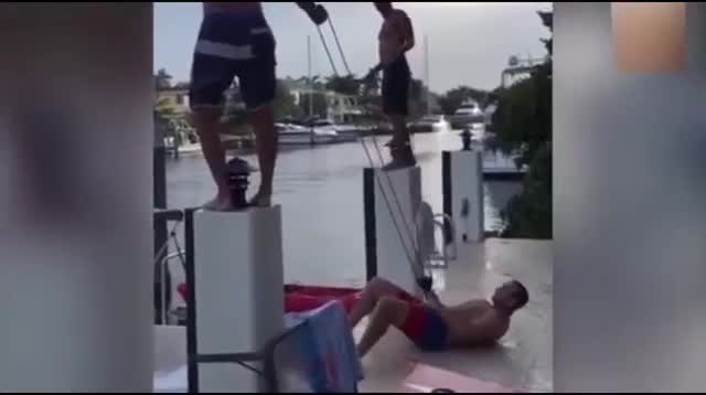 Quý ông nghịch dại có ngày “tàn đời trai“