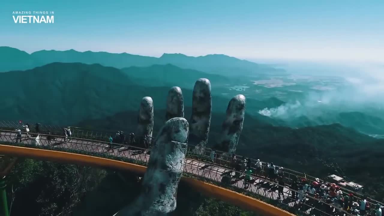 Cầu Vàng Bà Nà hills Đà Nẵng