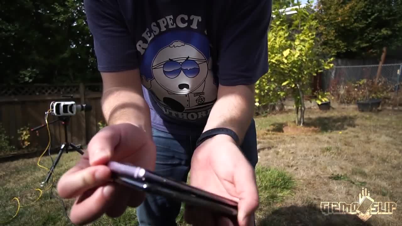 iPhone Xs Max vs Note 9 Katana Scratch Test!