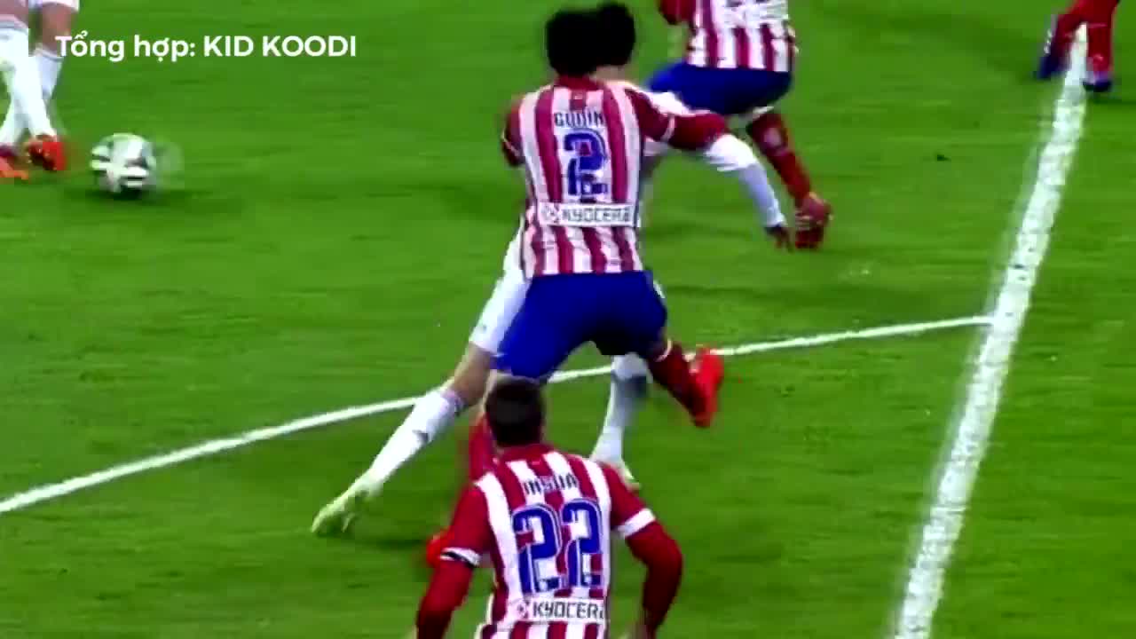 Tổng hợp những pha 'chạm là té' của C.Ronaldo
