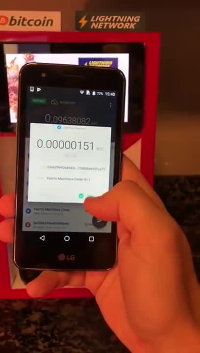 Mua Coca Cola bằng Bitcoin