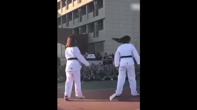Việc gì khó đã có bạn thân lo!!!