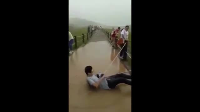 Số phận cũng khéo chọn người để trêu chọc