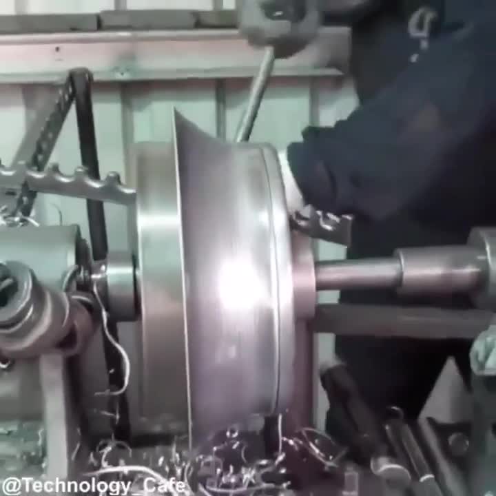 Đây là cách mà những chiếc chậu nhôm ra đời