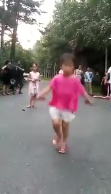 Thiên tài nhảy dây!