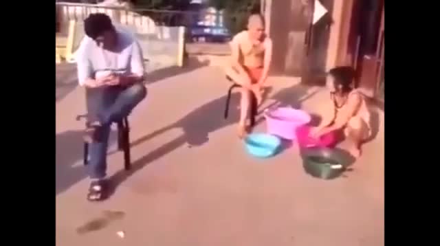 Đừng vội hại người, quả báo đến nhanh lắm