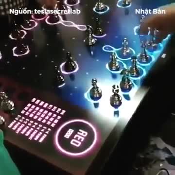 Bàn cờ vua điện tử cho phép quân cờ tung chiêu đẹp mắt