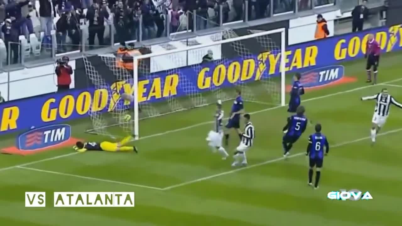 Andrea Pirlo ông vua sút phạt ăn mừng trước khi bóng vào lưới