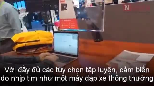 Bàn làm việc tích hợp thiết bị tập thể dục độc đáo