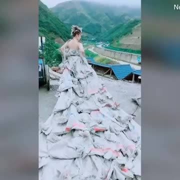 Thôn nữ may váy cưới từ 40 bao xi măng