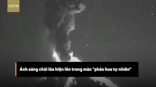 Núi lửa cao hơn 5.000m nổ lớn phun tro bụi phủ kín một vùng trời