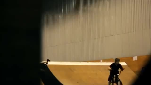 Những màn kỹ thuật cực chất với xe đạp BMX