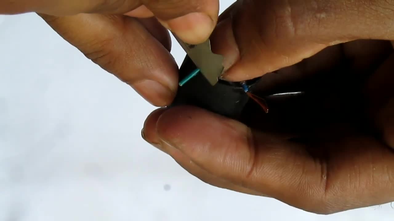 DIY Cardboard Le Petit Protector Ring Pistol That Actually Shoots