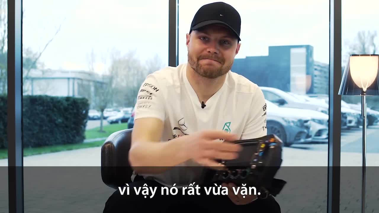 'Ma trận' nút bấm trên vô-lăng xe đua F1