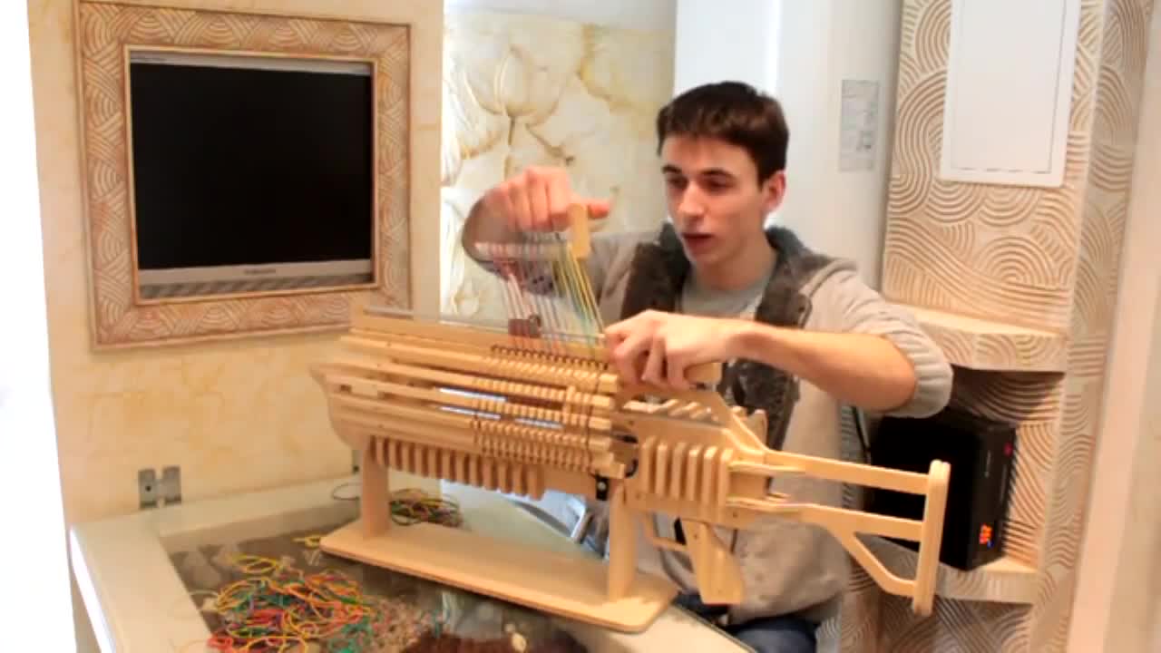 [Forward] Rubber Band Machine Gun with unique Fast Charger