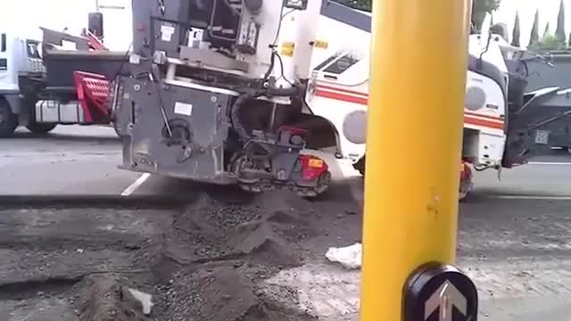 Máy cào bóc và nghiền nhựa đường Wirtgen W 150 F