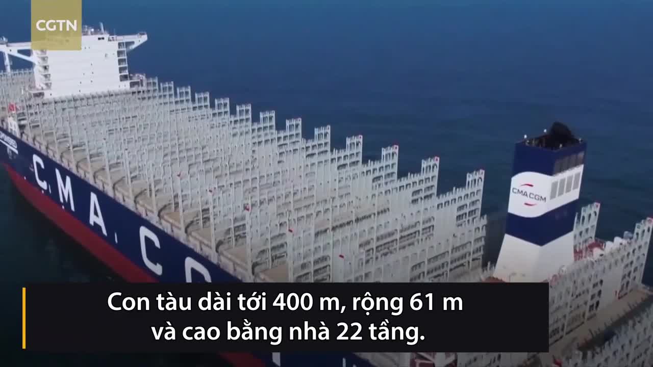 Siêu tàu container cao bằng tòa nhà 22 tầng xuất xưởng