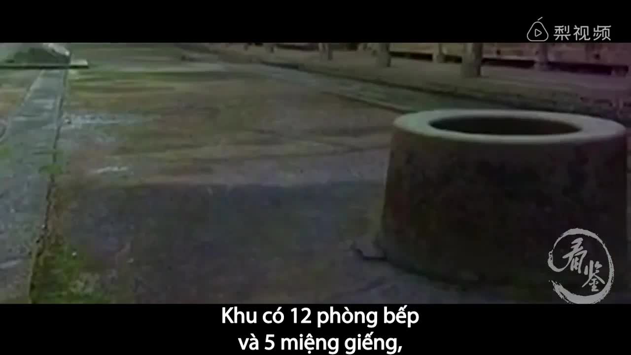 Khu nhà cổ 10.000 tấn nằm trên đầm lầy