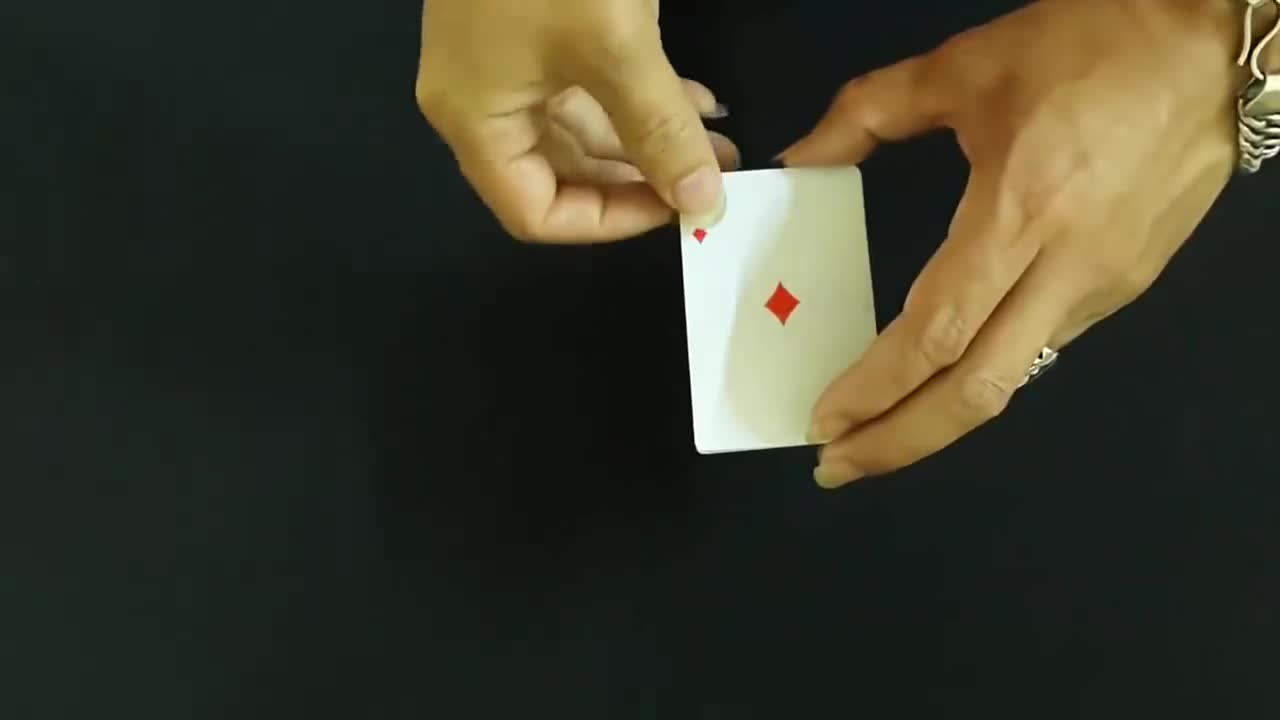 Màn ảo thuật thay đổi lá bài cực dễ