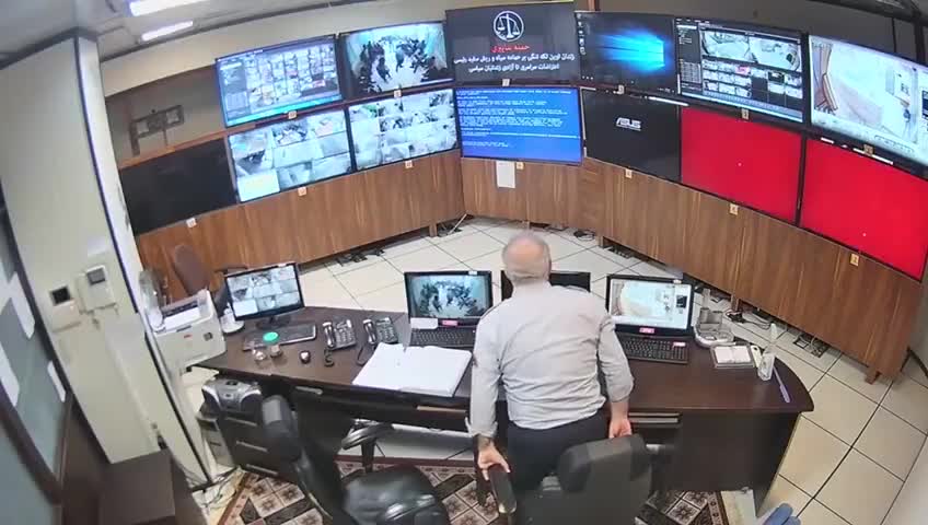 Video quay cảnh hacker tấn công nhà tù ở Iran