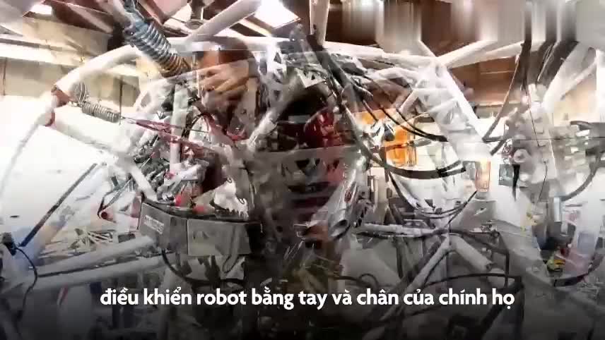 Robot khổng lồ có thể kéo xe tải