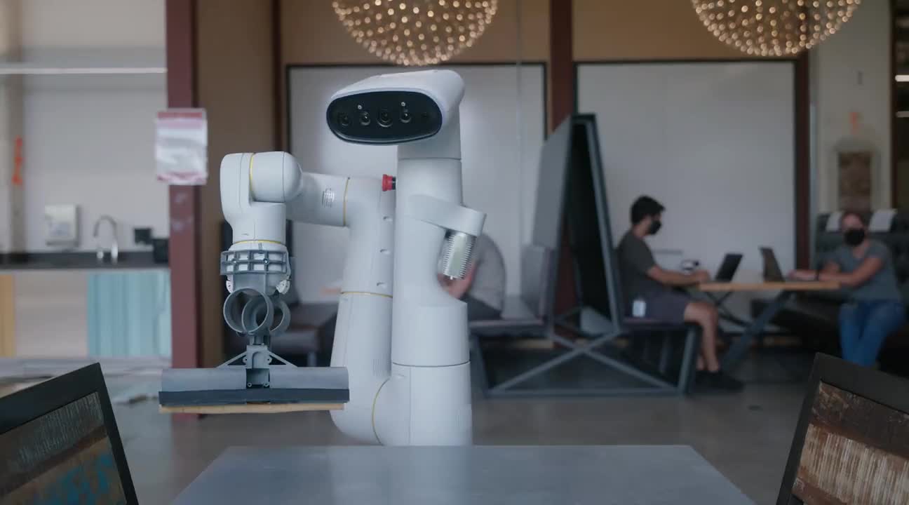 Một robot của Everyday Robots trong văn phòng Google
