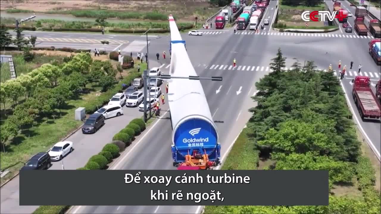 Vận chuyển cánh turbine gió dài 123 m trên đường bộ