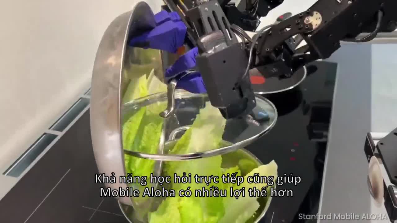 Robot trị giá 32.000 USD phô diễn khả năng nấu ăn